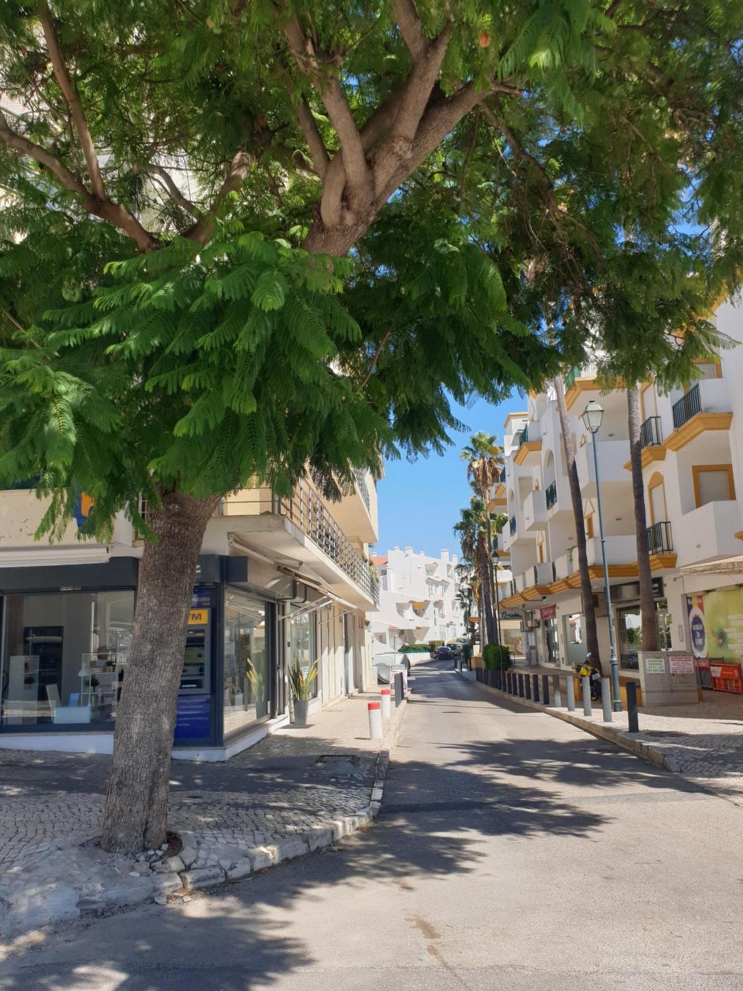 Apartment On The Strip Albufeira Exterior photo