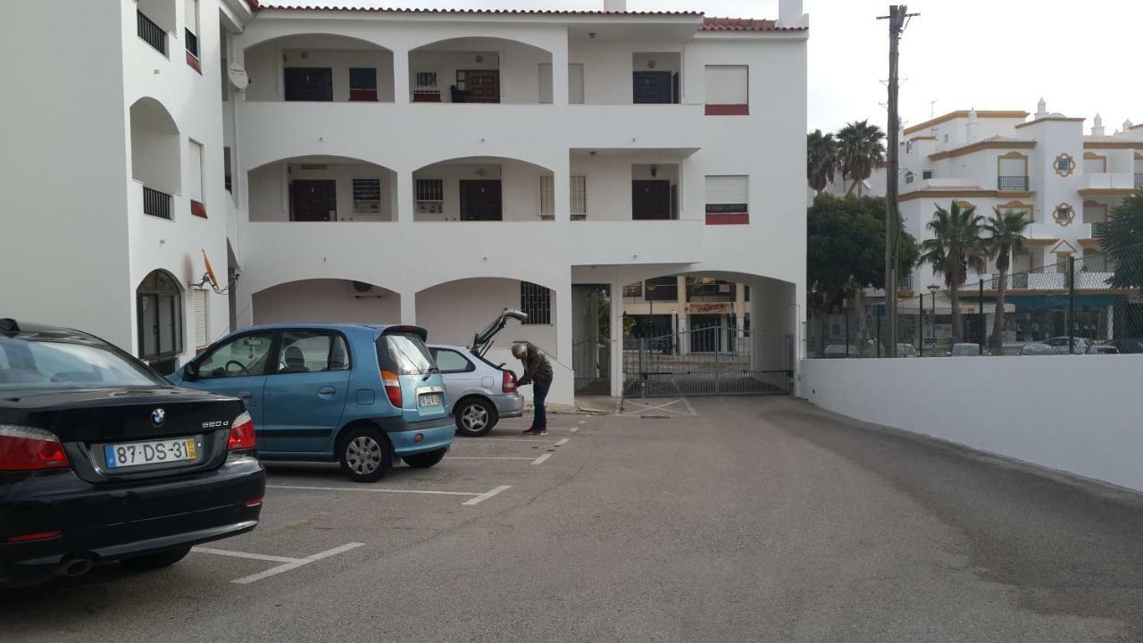 Apartment On The Strip Albufeira Exterior photo