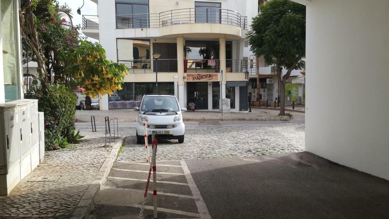 Apartment On The Strip Albufeira Exterior photo