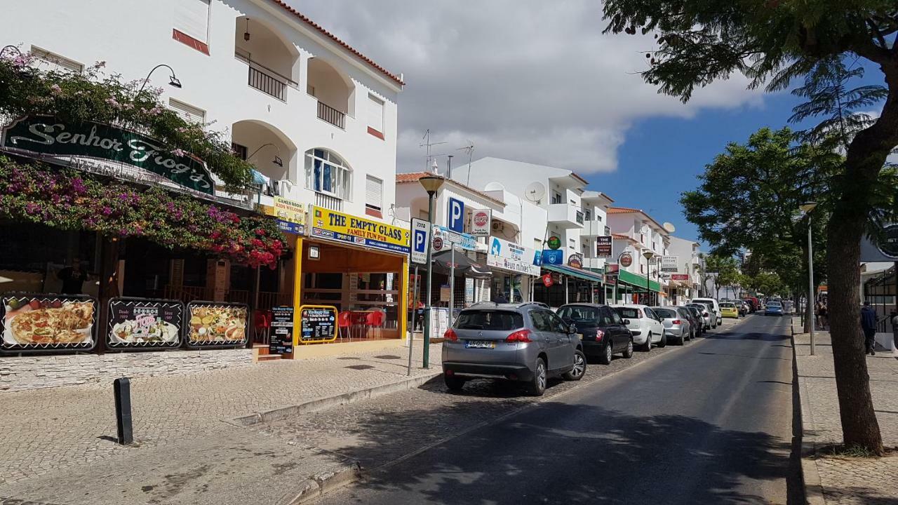Apartment On The Strip Albufeira Exterior photo